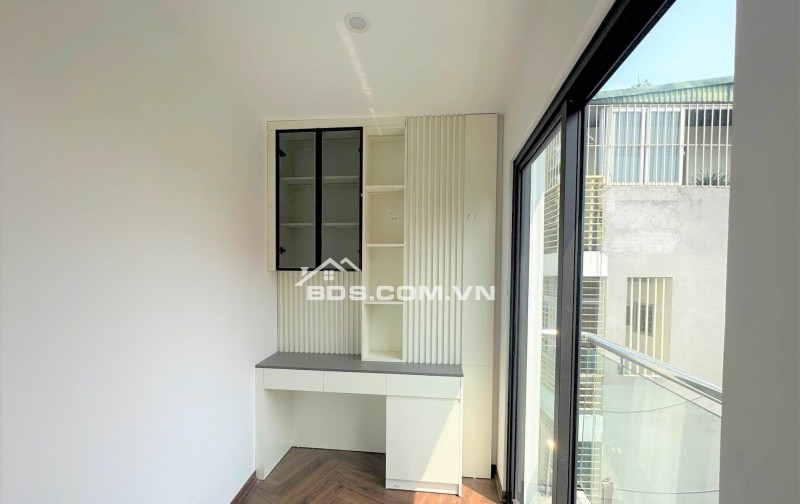BÁN NHÀ TRƯỜNG LÂM, LB - FULL NỘI THẤT - GARA Ô TÔ - THANG MÁY - KINH DOANH ĐỈNH